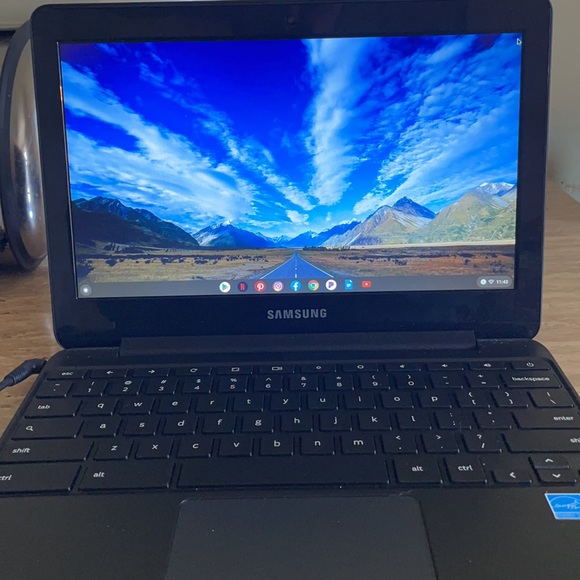 Samsung chrome book - Picture 6 of 8